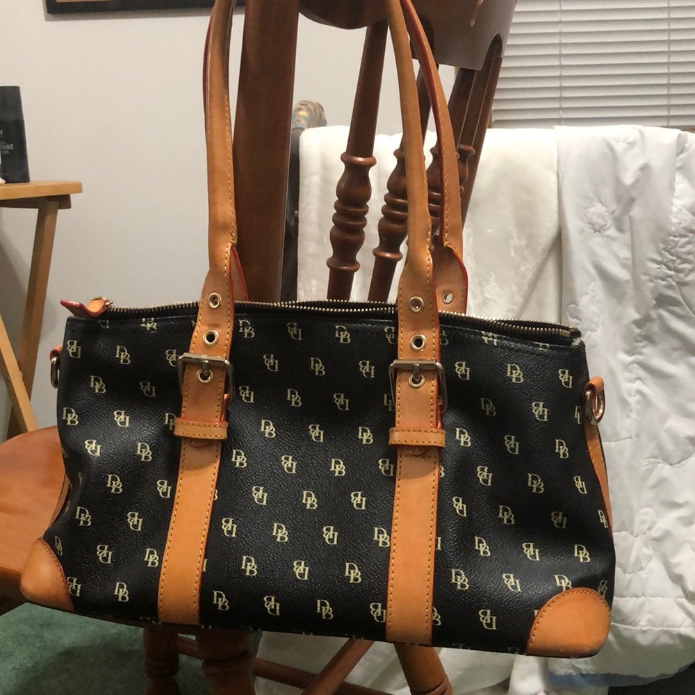 Dooney & Bourke purse